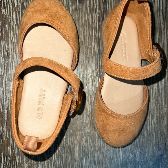 Old Navy girls size 7 sandals - Picture 2 of 3